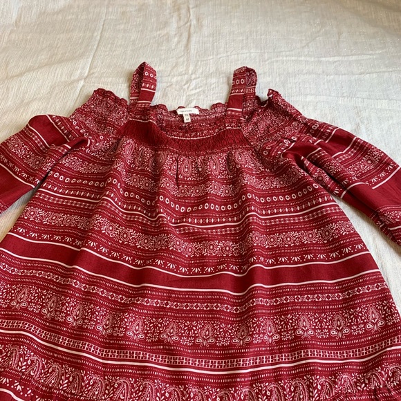 Maurices red top. Off the shoulder with straps. SizeM - Picture 5 of 8